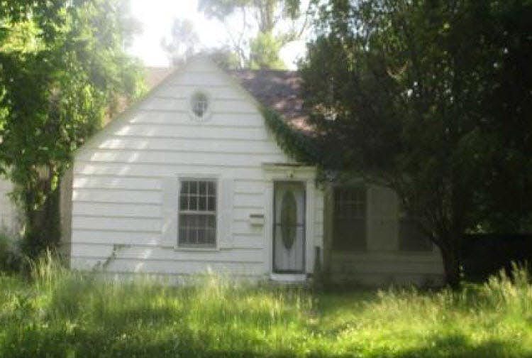 1st image of 1012 Holly St