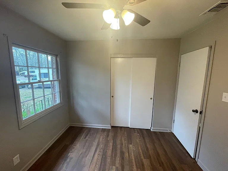 1114 Greendale Ct — Photo 5