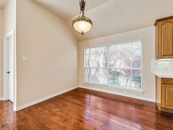5th image of 3416 Kimble Dr