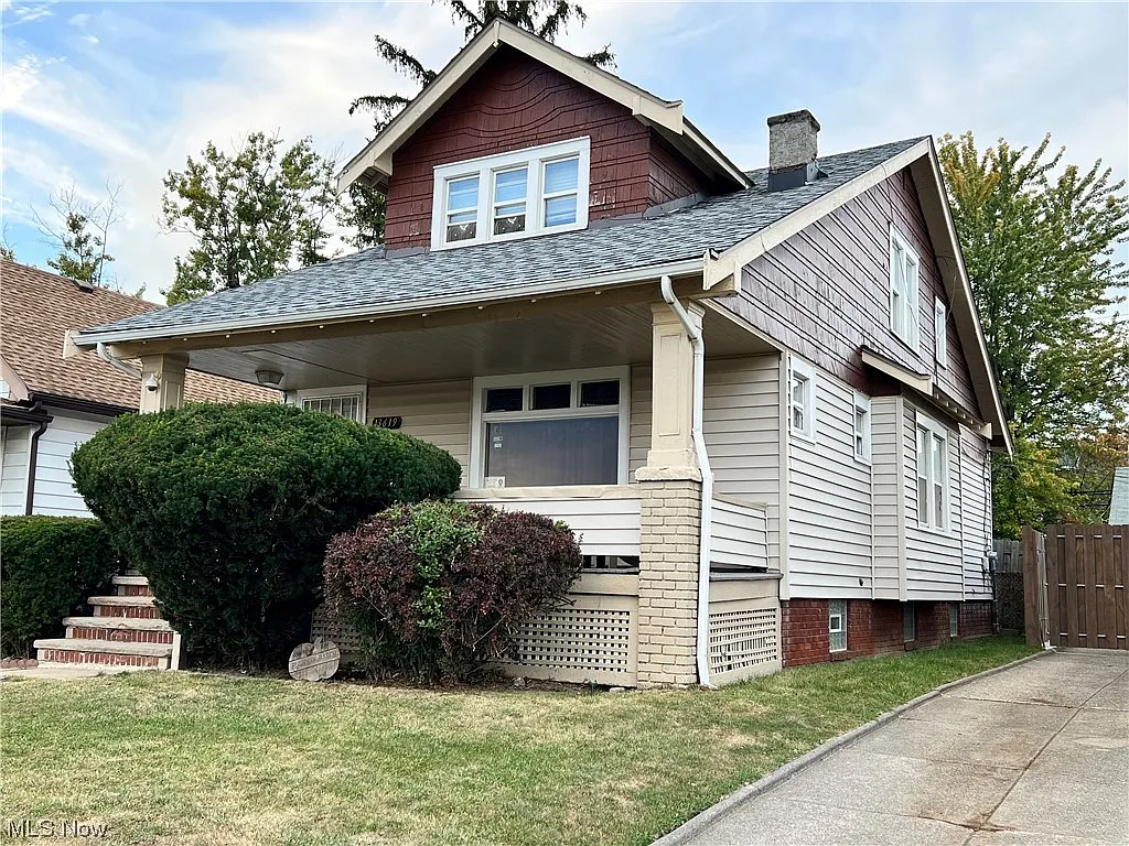 13619 Christine Ave photo 1