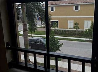 8456 Lake Majesty Ln, Pompano Beach, FL 33076