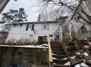 14 Dickson Rd, Sewickley, PA 15143