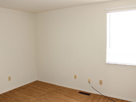 5th image of 6155 Honeygate Dr