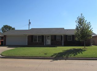 305 S Hoover St, Enid, OK 73703