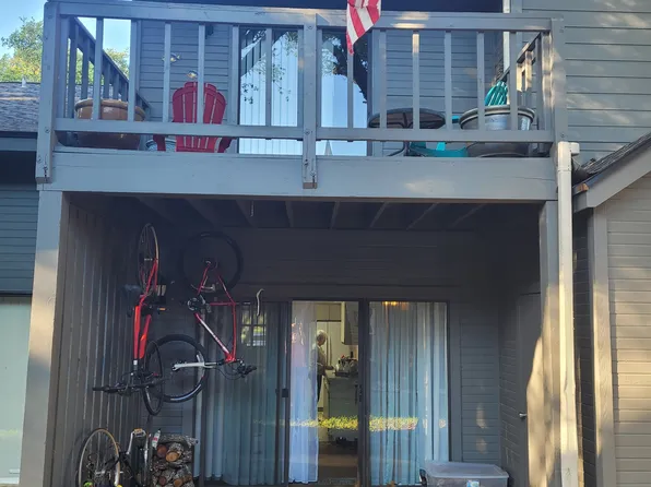 210 Oak Bay St APT 303, Rockport, TX 78382