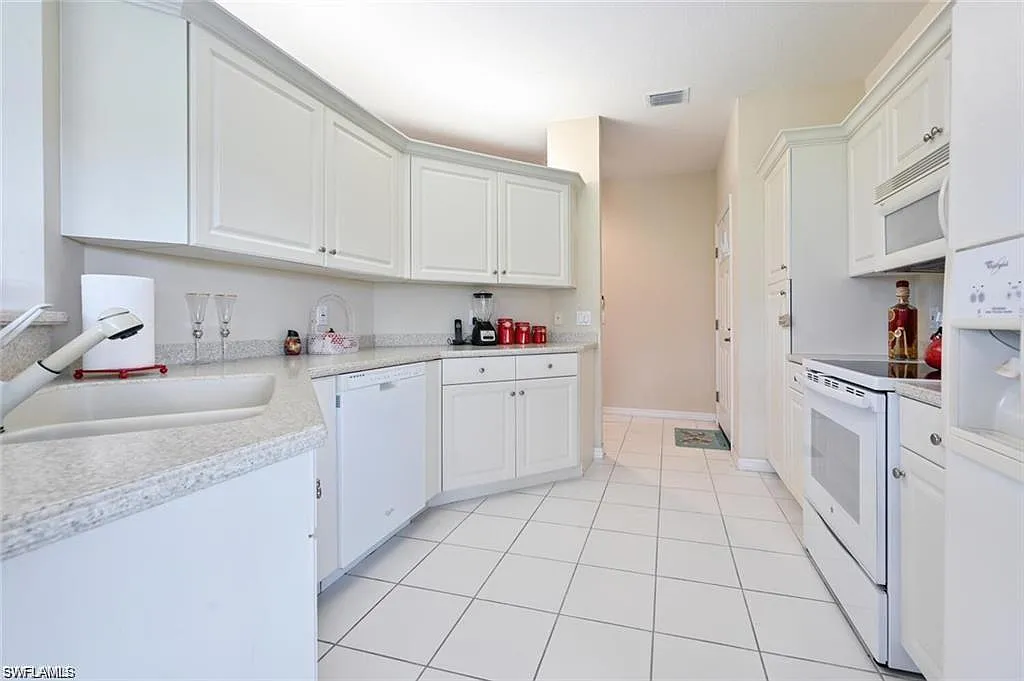 2 bed, 2.0 bath, 1700 sqft, $7,000 — Photo 4