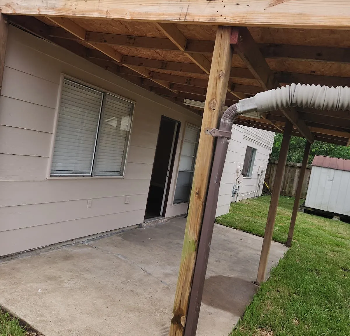 4 bed, 2.5 bath, 2410 sqft, $2,200 — Photo 3
