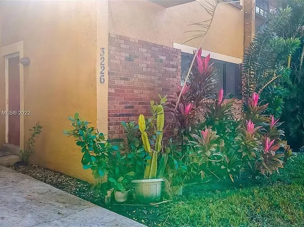 3226 N Pine Island Rd, Sunrise, FL 33351