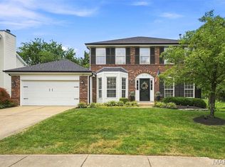 914 Oakmoor Dr, Fenton, MO 63026