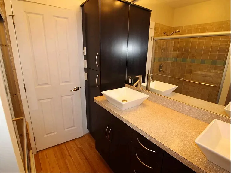 636 S Pearl St — Photo 15