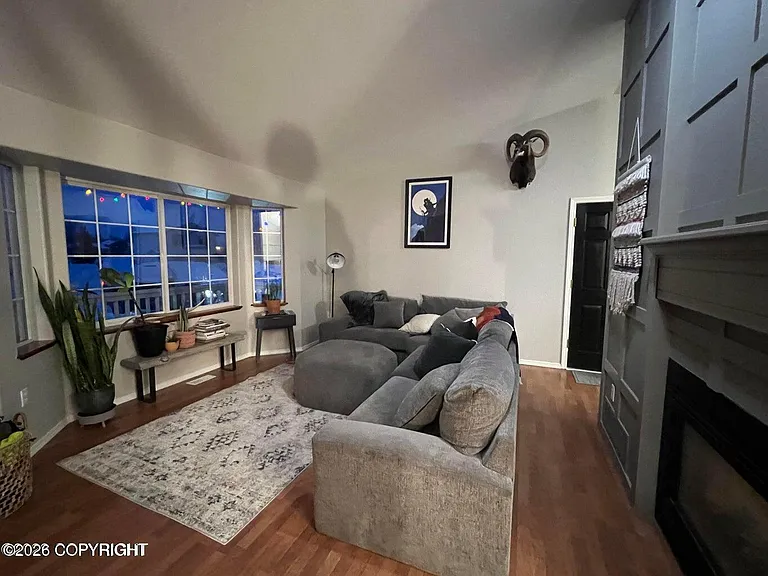 1204 S Frontier Dr — Photo 2