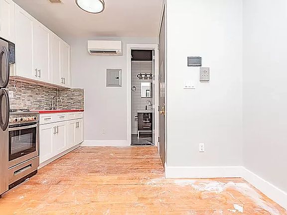 3rd image of 1493 Gates Ave APT 3B