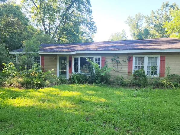 127 Bush St, Sale City, GA 31784