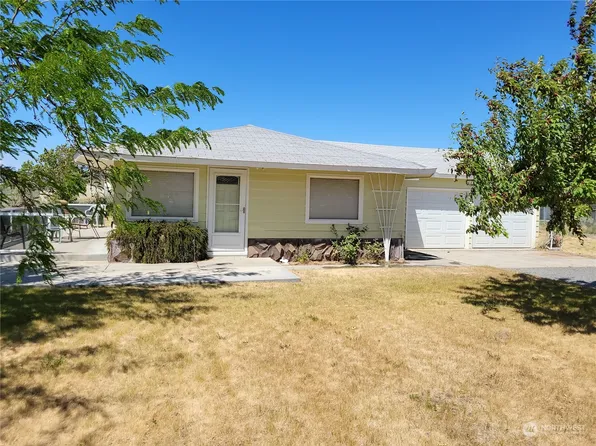 402 Peachtree Pl SW, Mattawa, WA 99349