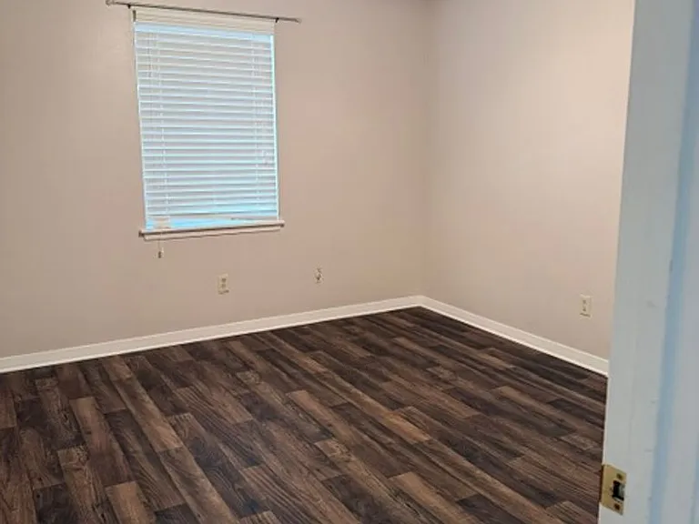 2728 Encino Ave — Photo 16