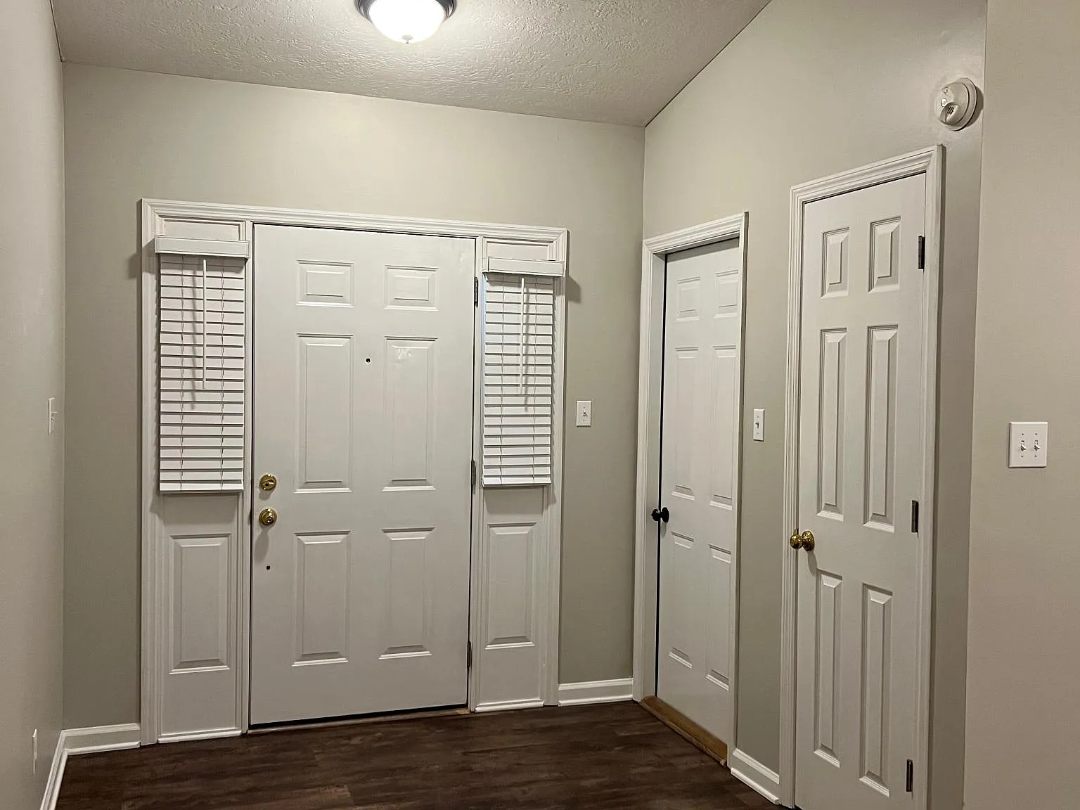 3 bed, 1728 sqft, $2,400 — Photo 4