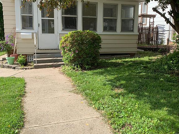 4th image of 923 Homer St