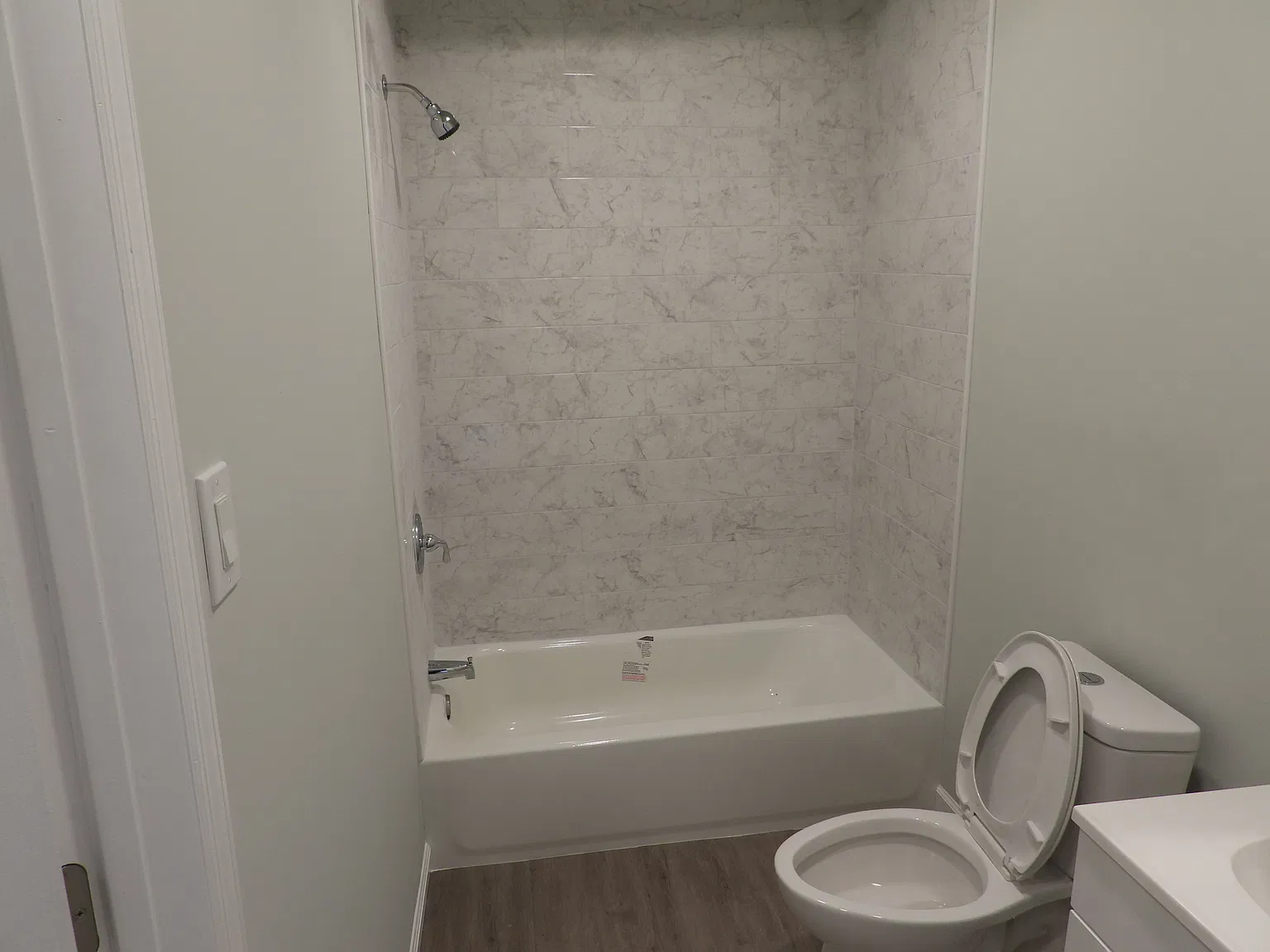 546 Valley Brook Ave — Photo 4