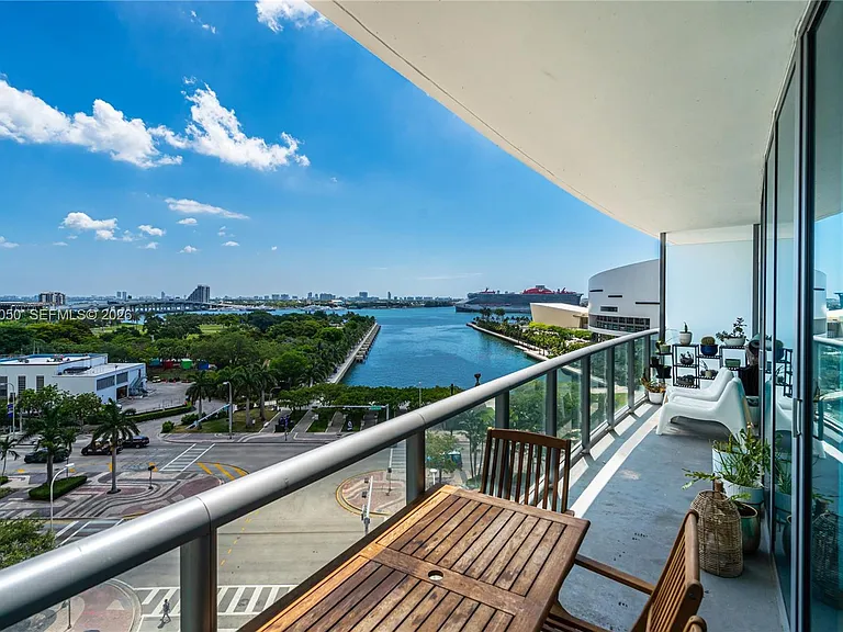 888 Biscayne Blvd #812 — Photo 25