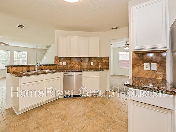 5th image of 20942 Foxwood Garden Dr