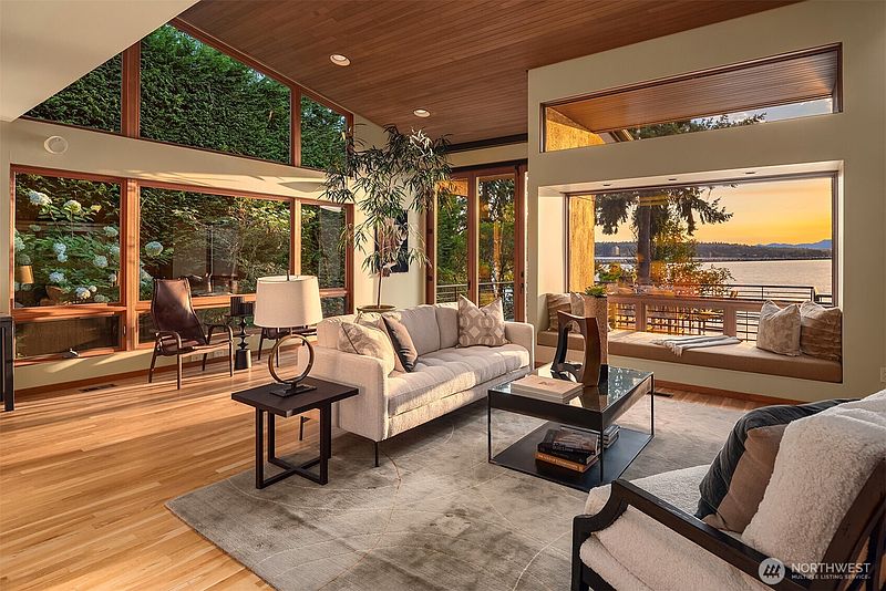 5th image of 3403 Evergreen Point Road