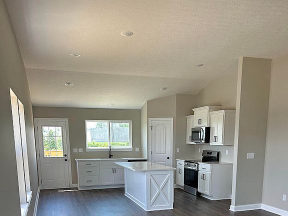 4th image of 103 Churchill Dr