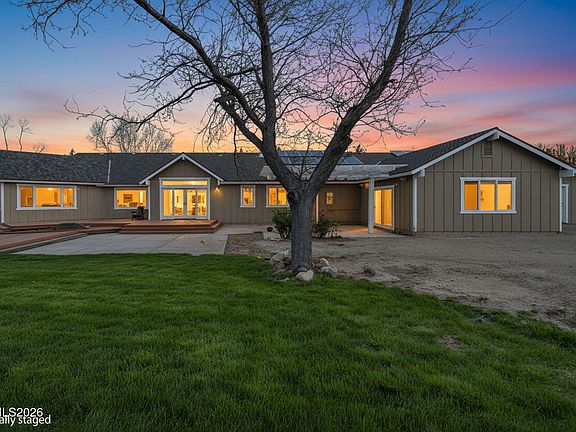 3rd image of 1097 Meadowlark Cir