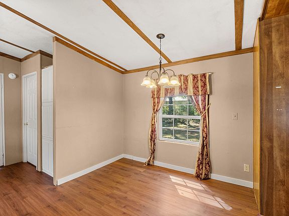 5th image of 1390 Rea Rd