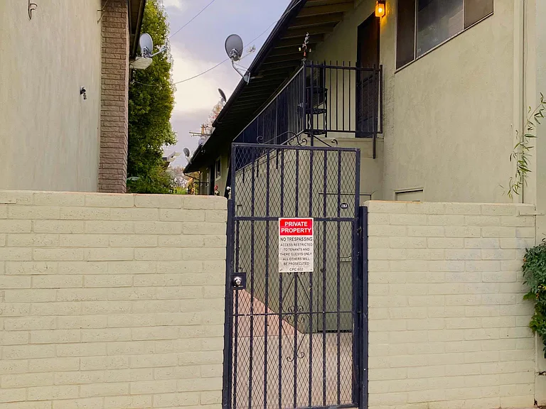 1132 Oleander Ave — Photo 12