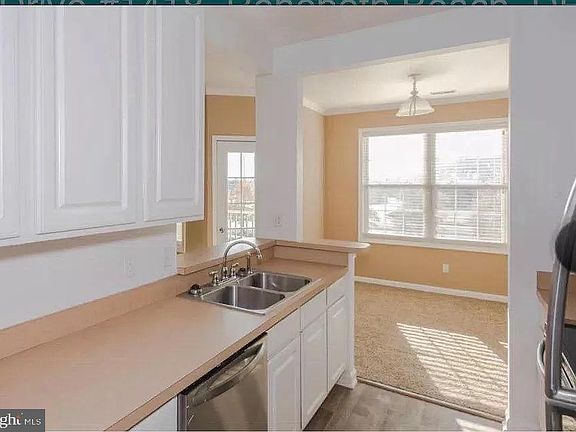 5th image of 1400 Pebble Dr Unit 1418