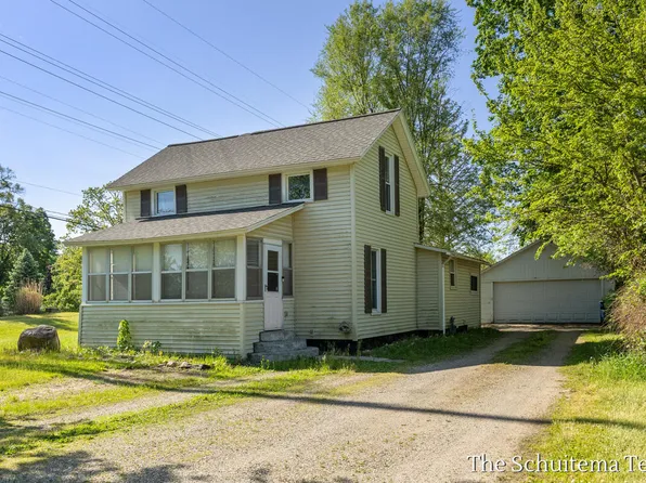 425 W Cherry St, Wayland, MI 49348