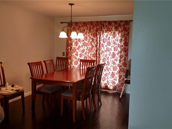 5th image of 34 Crownview Ter