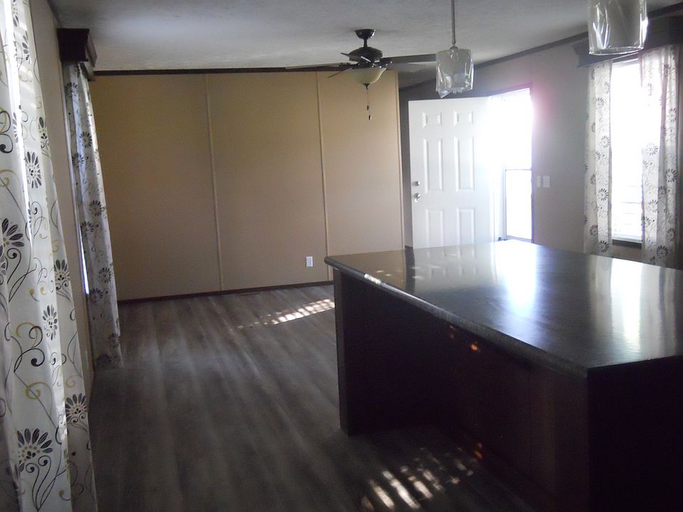2nd image of 4723 Quebec Ave SW