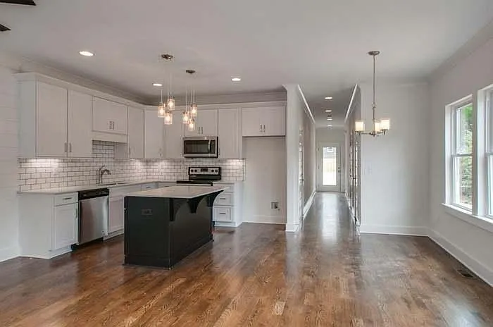 3 bed, 2.5 bath, 1642 sqft, $2,850 — Photo 2