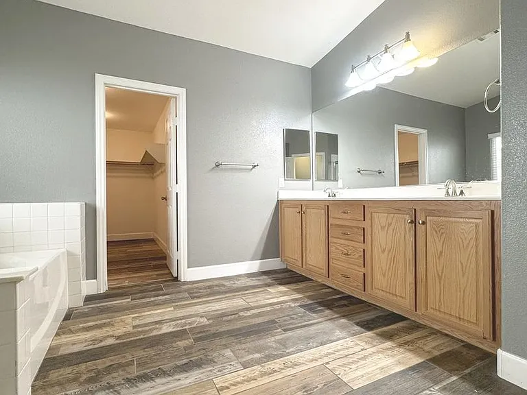 8209 Dusty Valley Ct — Photo 26