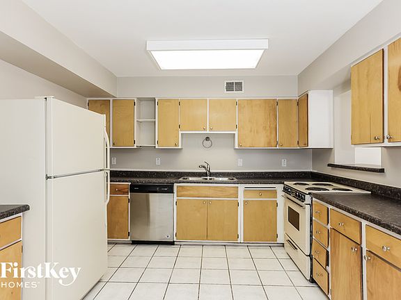5th image of 5703 W Altadena Ave