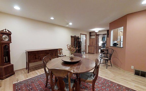 3rd image of 513 Garys Dr