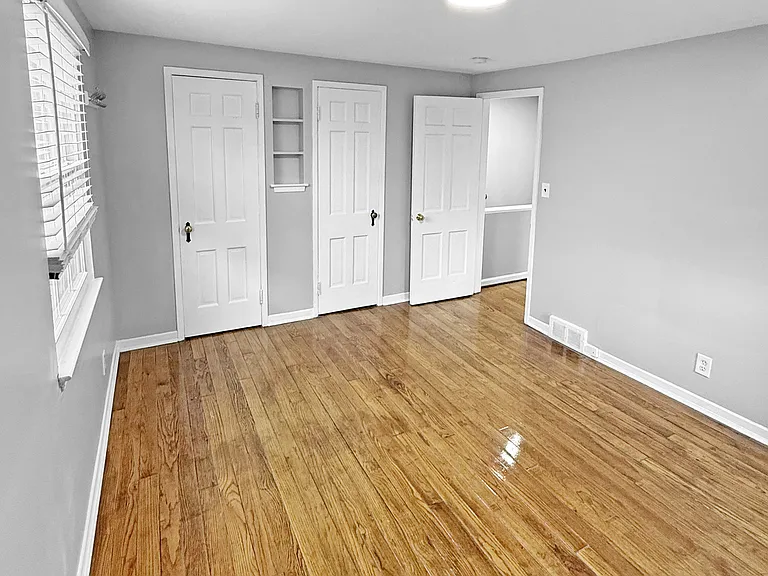 3746 Brewster St — Photo 11