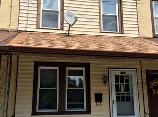 207 W County Line Rd, Ardmore, PA 19003