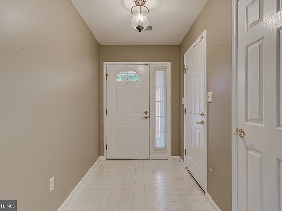 2nd image of 1638 Langley Dr