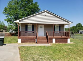 6 Saint Luke Ct, Greensboro, NC 27401