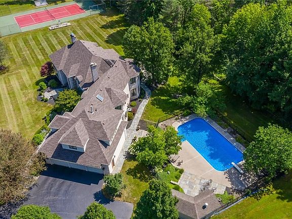 2nd image of 7975 Oak Brook Cir