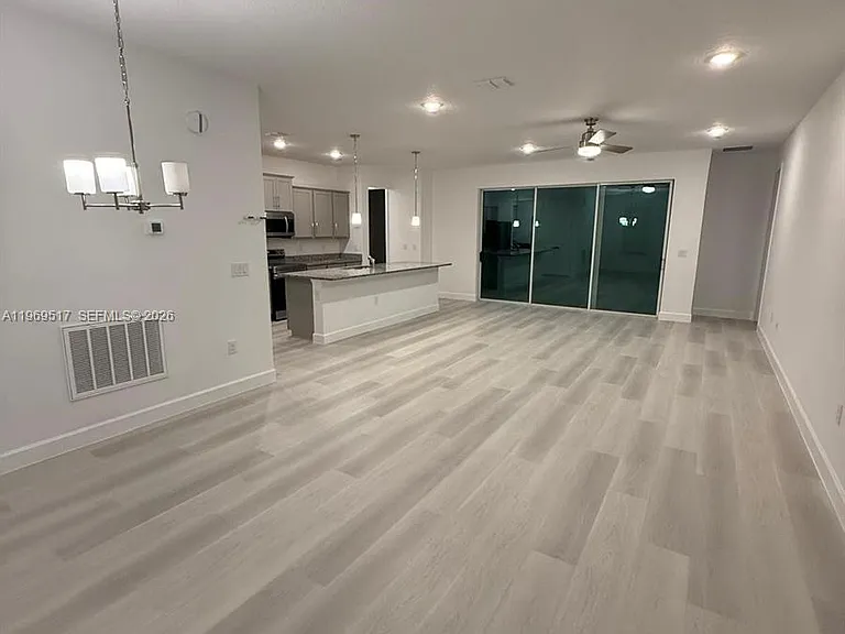1255 Wadsworth St SE — Photo 10