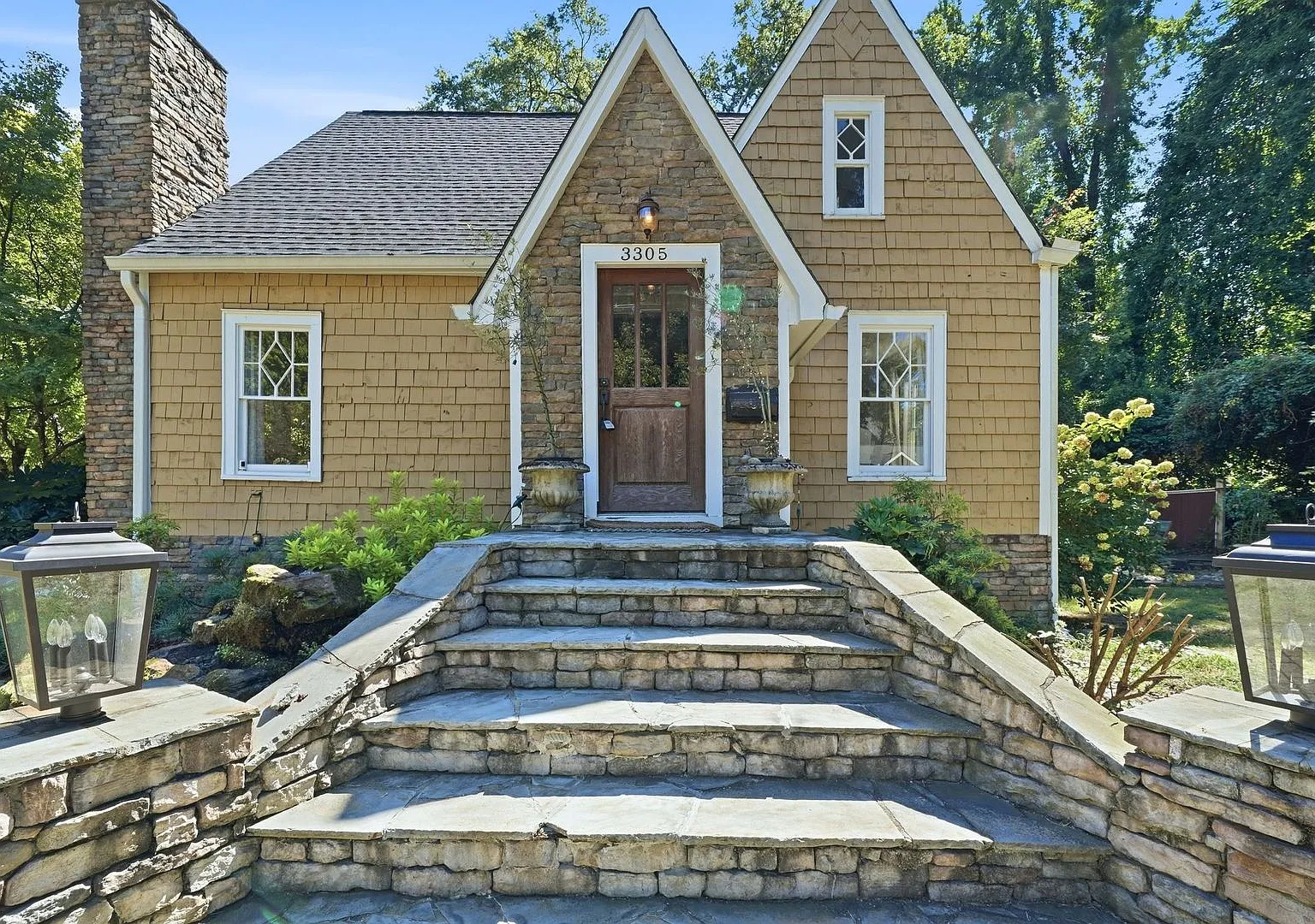 3305 Cambridge Road- Updated Charming Bungalow — Photo 2