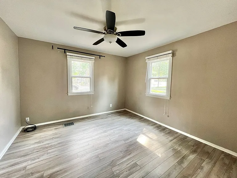 704 Welch Ave — Photo 8