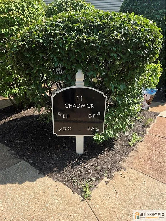 2 bed, 2.0 bath, 1393 sqft, $2,500 — Photo 2