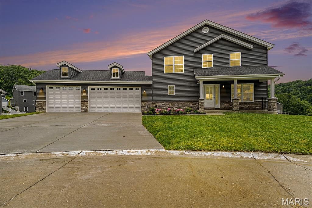 685 Fox Creek Dr, Fenton, MO 63026 | Zillow