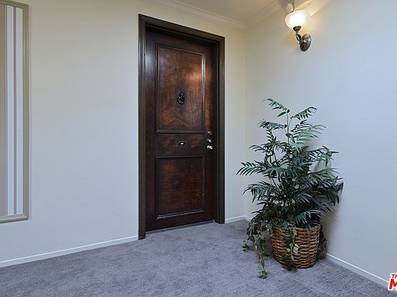 4th image of 11560 Moorpark St APT 302
