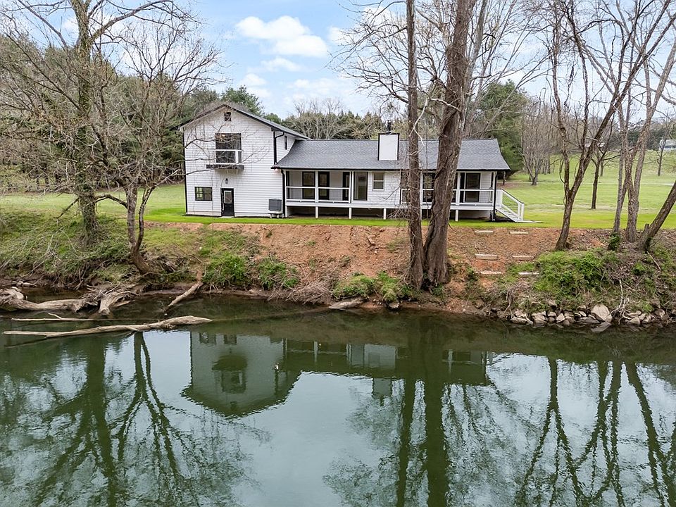 1st image of 284 Smokeford Road