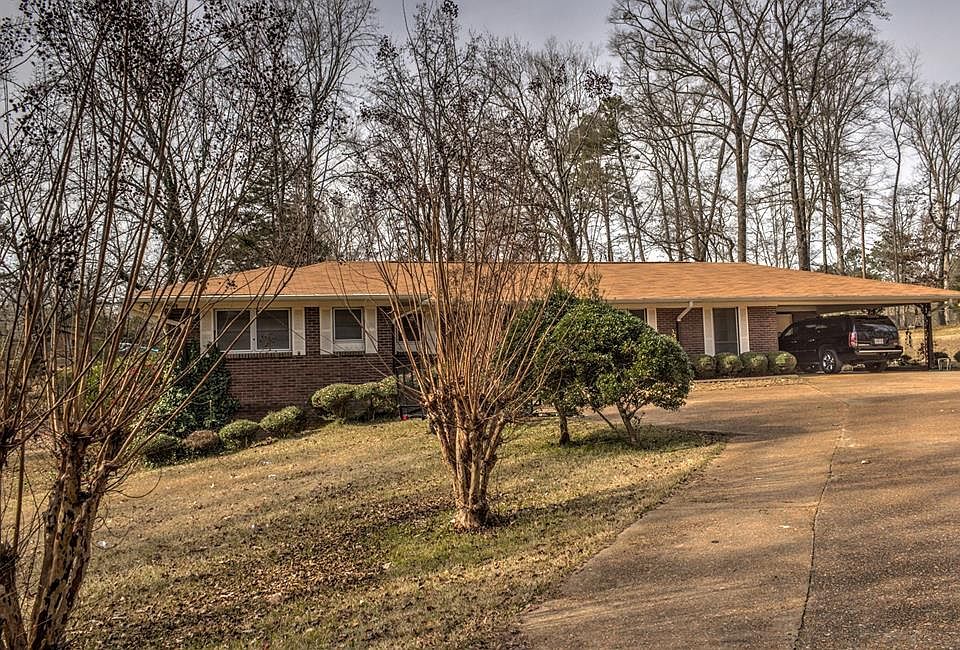 1st image of 131 Rochelle Dr